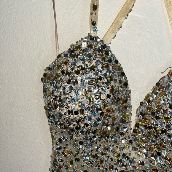 Gorgeous Jovani Gold halter  Sheer mermaid Gown size 4 - Picture 8 of 12